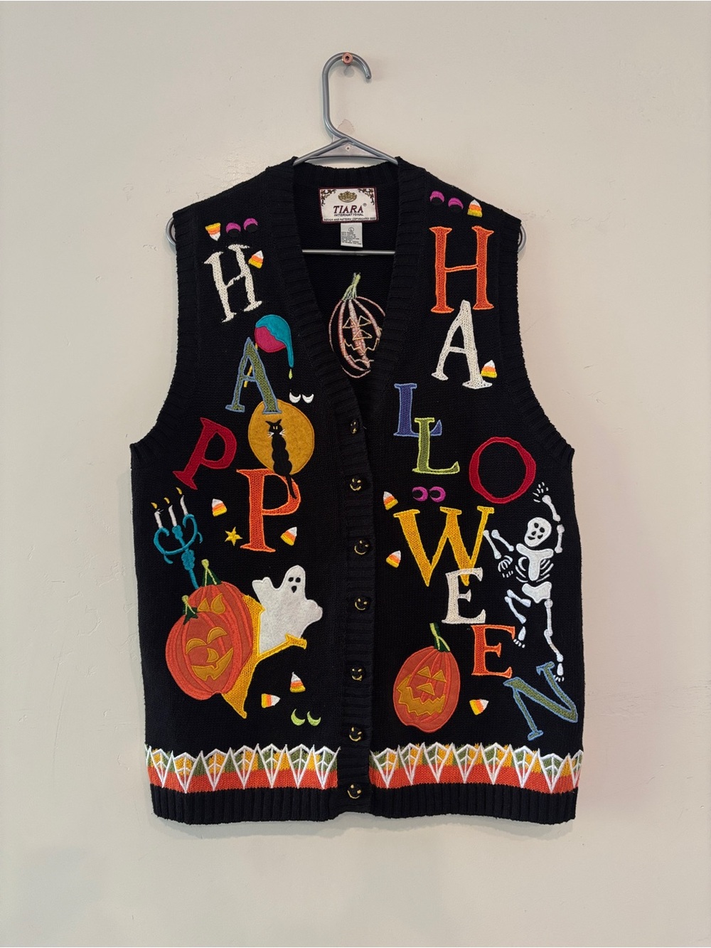 TIARA International Women’s Black Knit V-Neck Button Front Halloween Vest L